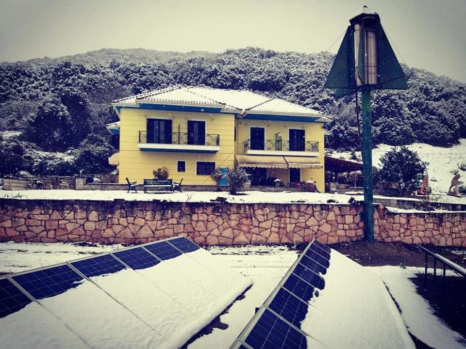 Guesthouse Bizani Neo Mpizani Exterior foto